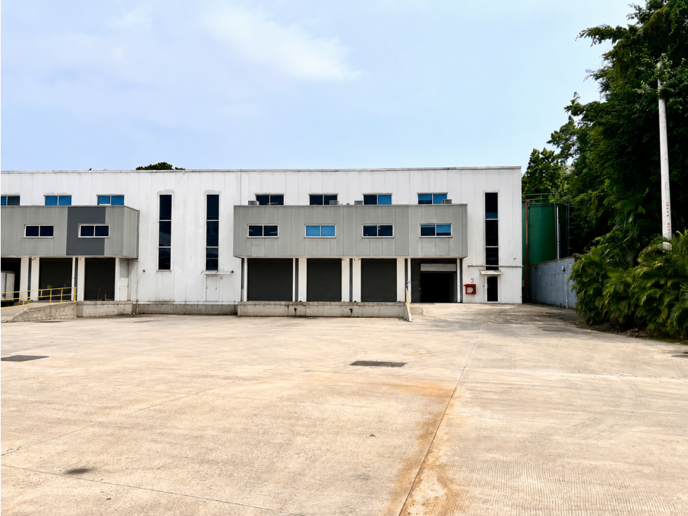 Galera Amoblada en Centro Logístico Mañanitas Alquiler o Venta - LH