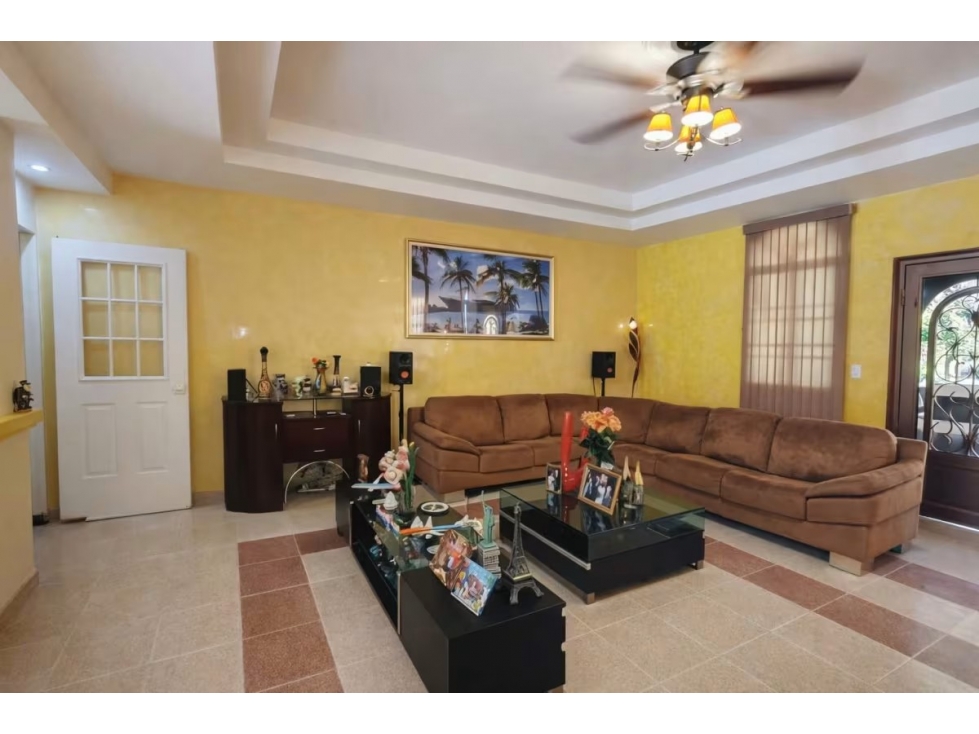 Venta de Casa Unifamiliar en Llanos de Curundú, Ancón | LH — foto 3