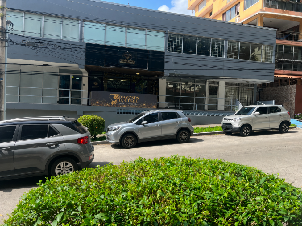 Local en Alquiler El Cangrejo frente a la Embajada de Bolivia RE - 1