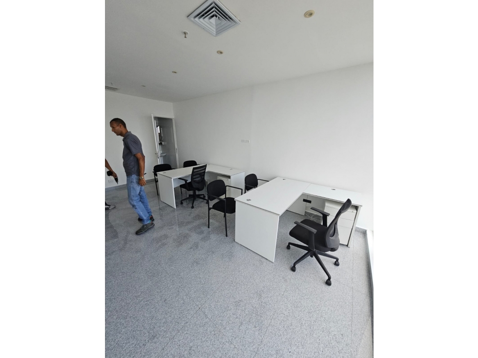 Oficina Amoblada en Alquiler en PH Panama Design, | CA — foto 3