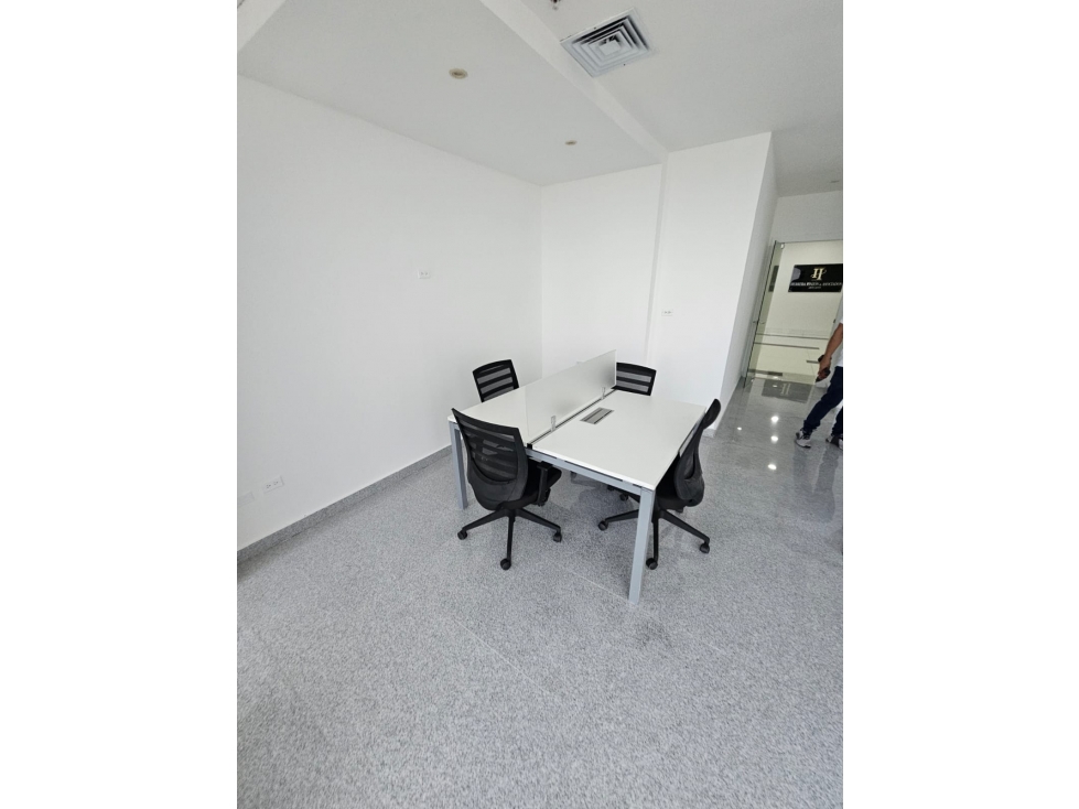 Oficina Amoblada en Alquiler en PH Panama Design, | CA — foto 4