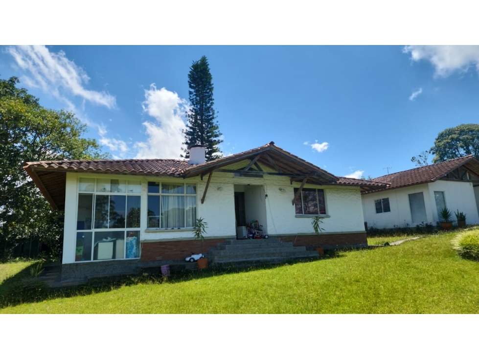 Casa campestre con loft independiente en Circasia 1.700 m² de lote