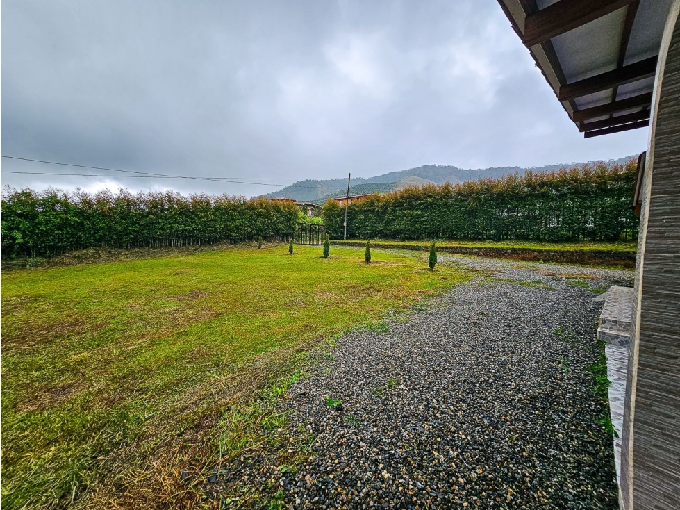 Vendo Casa Campestre en Unidad Cerrada en Urrao Antioquia - 1