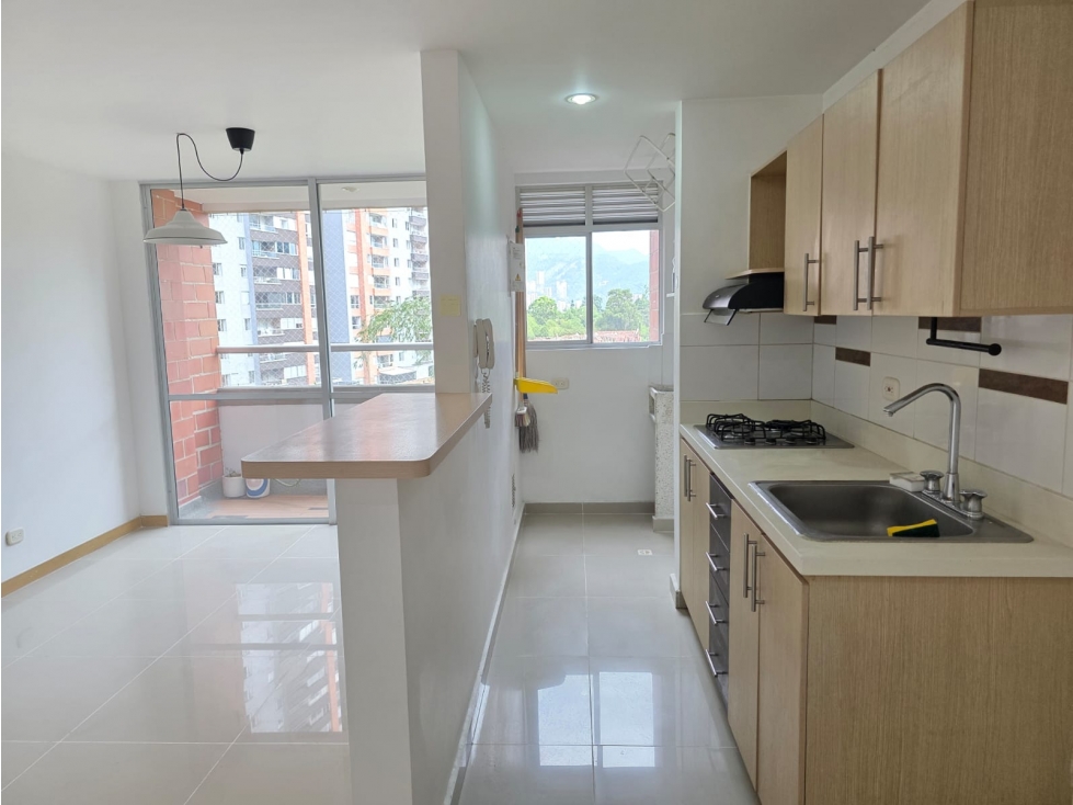 VENTA DE APARTAMENTO EN ITAGUI, SECTOR PILSEN — foto 3