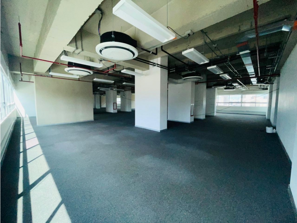 ARRIENDO OFICINA GRANDE CENTRO EMPRESARIAL. SABANETA - 4