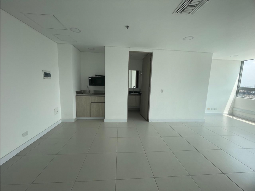 ARRIENDO OFICINA EN SABANETA. CENTRO EMPRESARIAL - 3