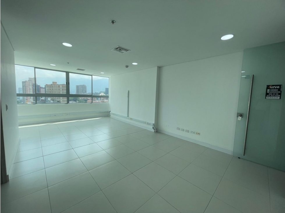 ARRIENDO OFICINA EN SABANETA. CENTRO EMPRESARIAL - 2