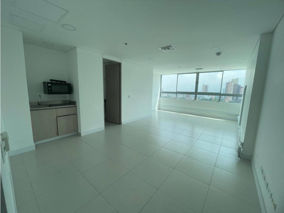 ARRIENDO OFICINA EN SABANETA. CENTRO EMPRESARIAL - 1