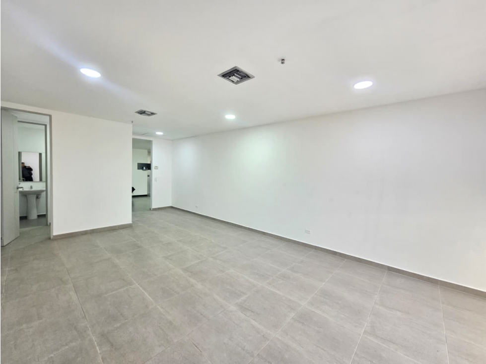 ARRIENDO OFICINA EN ENVIGADO_CENTRO EMPRESARIAL — foto 4