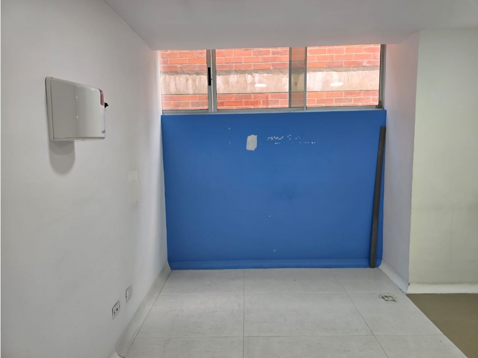ARRIENDO LOCAL EN ENVIGADO SECTOR AVENIDA LAS VEGAS — foto 4