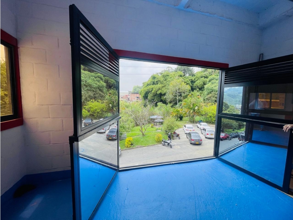 ARRIENDO BODEGA VIA A SAN ANTONIO DE PRADO . 2 PISO — foto 2