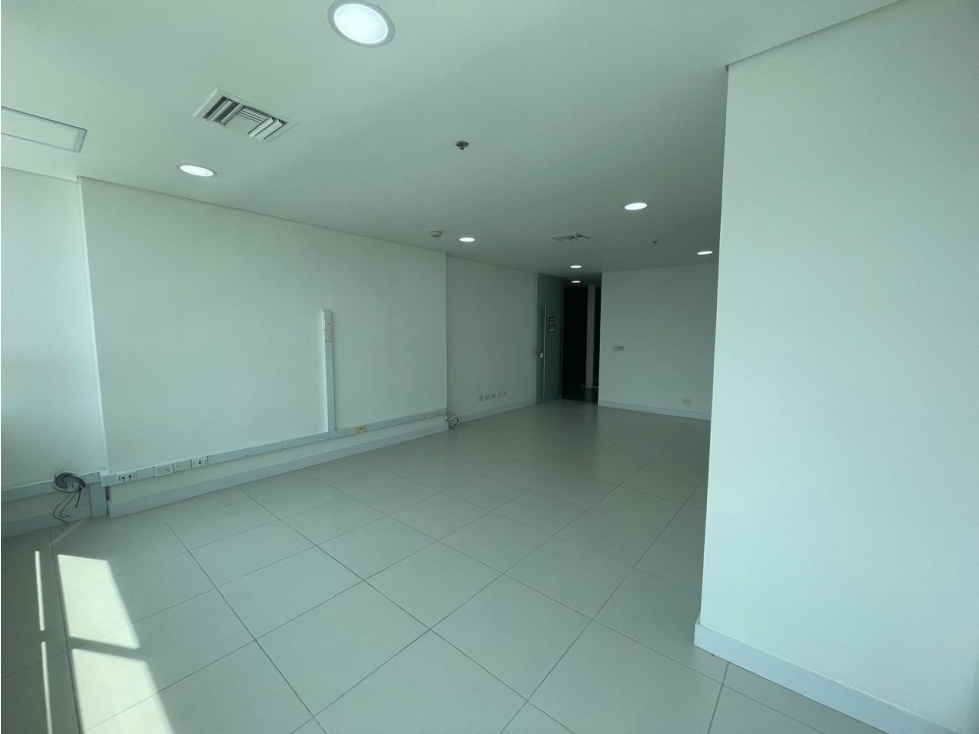 ARRIENDO OFICINA EN SABANETA. CENTRO EMPRESARIAL - 5