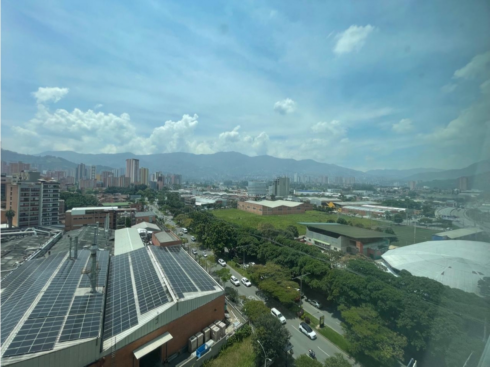ARRIENDO OFICINA EN SABANETA. CENTRO EMPRESARIAL - 5