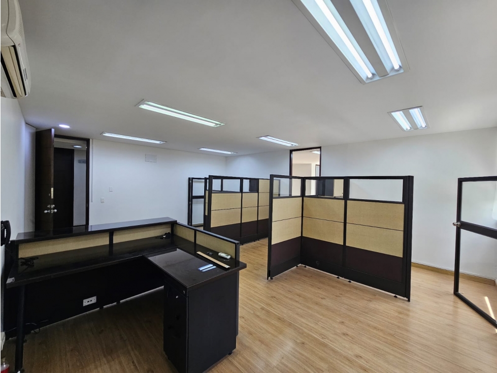 ARRIENDO OFICINA POBLADO