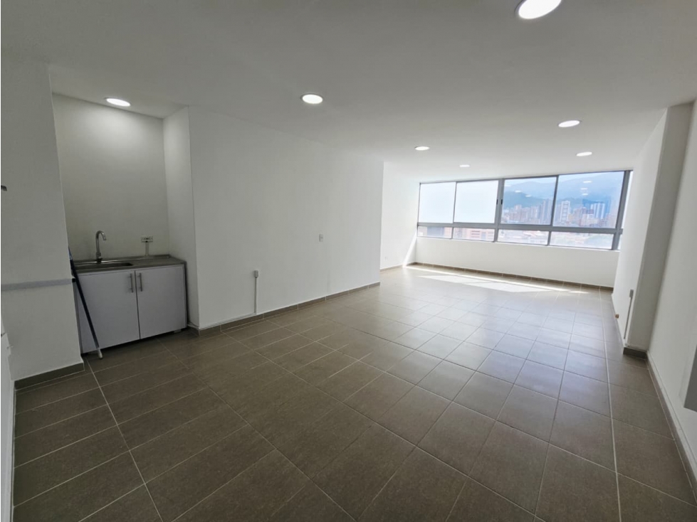 ARRIENDO OFICINA EN SABANETA. CENTRO EMPRESARIAL - 2