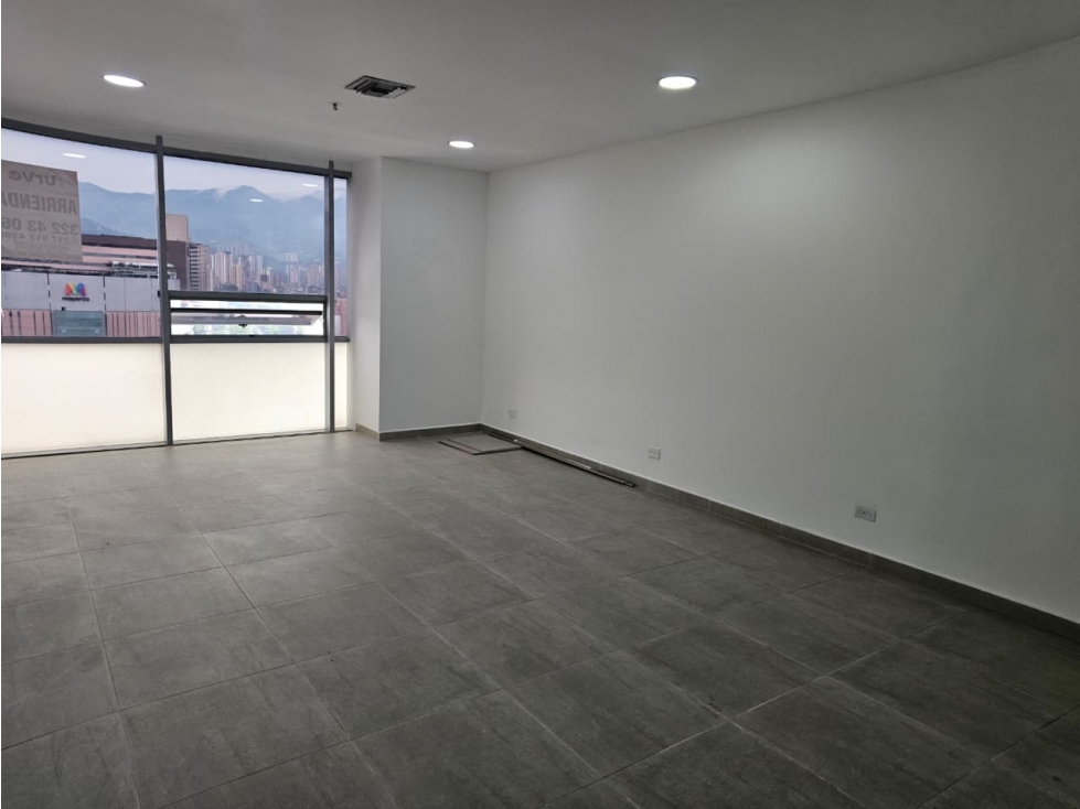 ARRIENDO OFICINA EN ENVIGADO_CENTRO EMPRESARIAL — foto 5
