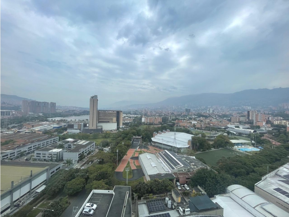 ARRIENDO OFICINA GRANDE EN CENTRO EMPRESARIAL EN ENVIGADO — foto 3