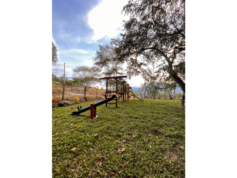 VENTA DE LOTE EN SOPETRAN CERCA DEL PARQUE - 3
