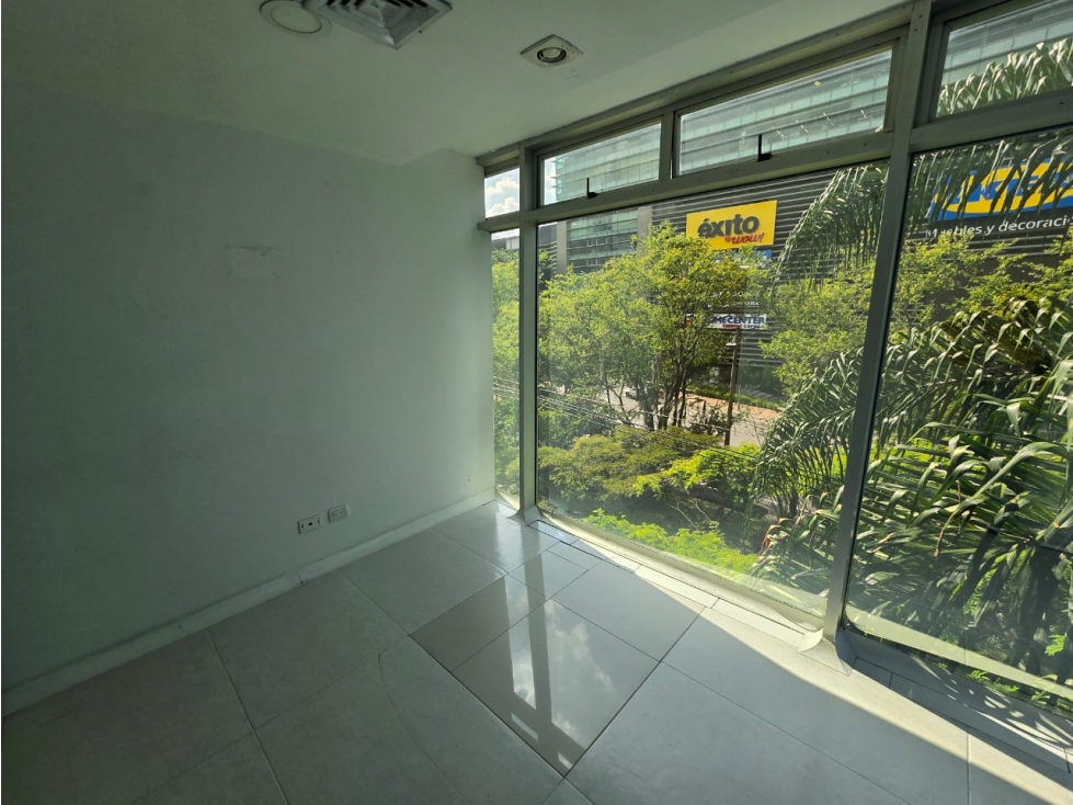 ARRIENDO LOCAL EN ENVIGADO SECTOR AVENIDA LAS VEGAS — foto 2