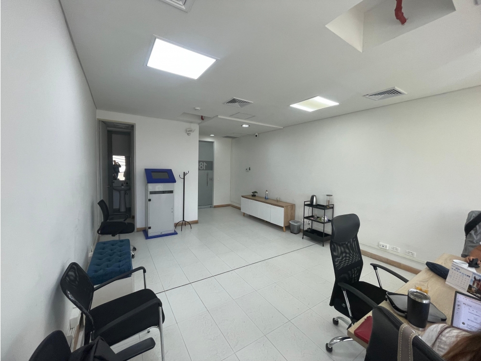 VENDO OFICINA EN ENVIGADO. centro empresarial — foto 4