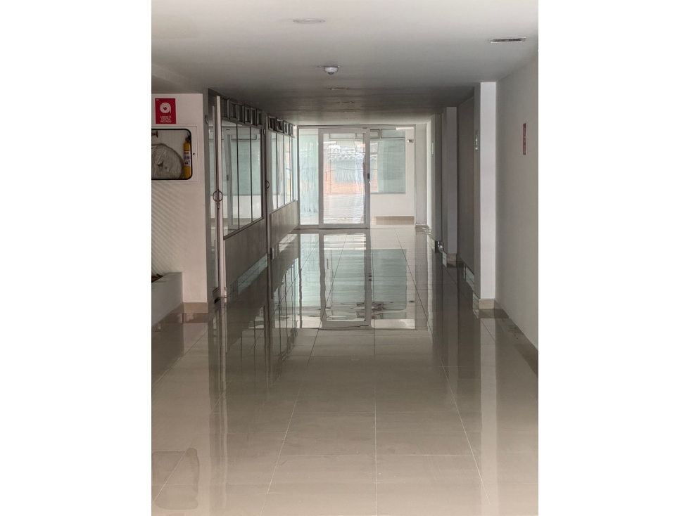 ARRIENDO OFICINA LOCAL CONSULTORIO EN SABANETA SECTOR BOMBAY - 4