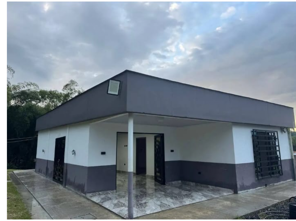 CASA CAMPESTRE SANTA ROSA EN VENTA