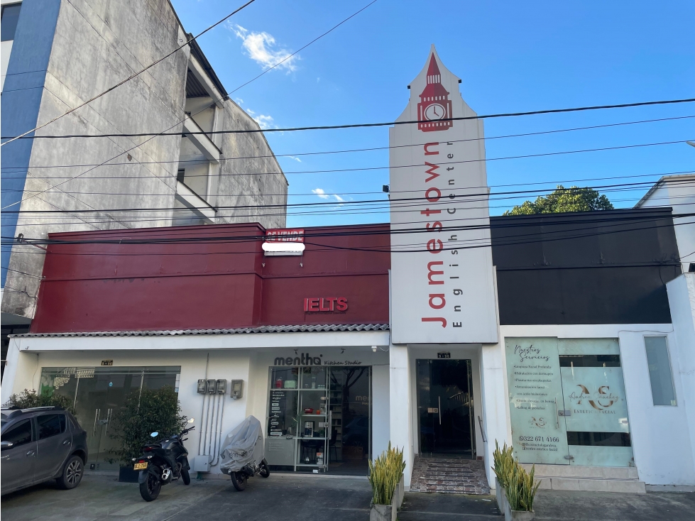 SE VENDE CASA COMERCIAL PINARES
