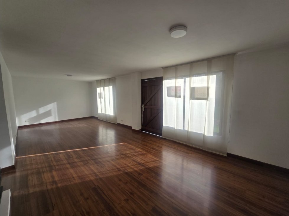 CASA EN VENTA SECTOR CIRCUNVALAR