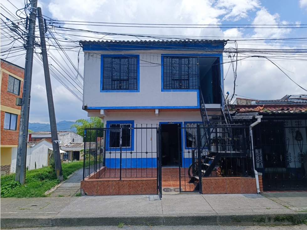 CASA ESQUINERA DE DOS RENTAS INDEPENDIENTES DOSQUEBRADAS