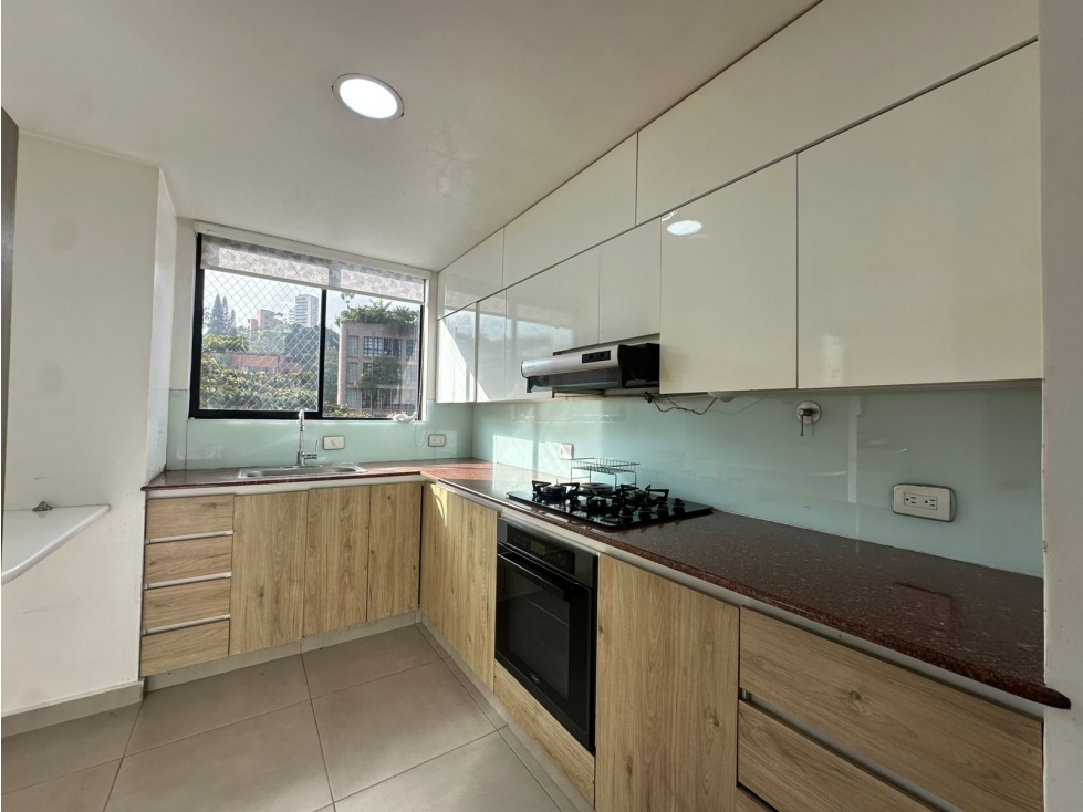 APARTAMENTO PARA RENTA EN EL CAMPESTRE, POBLADO — foto 3