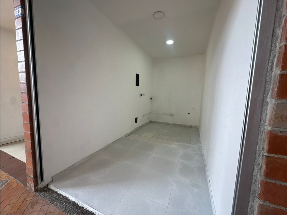 SE ARRIENDA LOCAL COMERCIAL EN EL ALTO DE LAS PALMAS. — foto 4