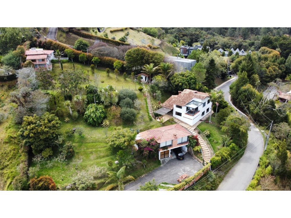 SE VENDE CASA CAMPESTRE EN EL ALTO DE LAS PALMAS.