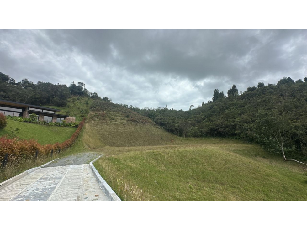 SE VENDE LOTE EN LA VEREDA PERICO, ENVIGADO.