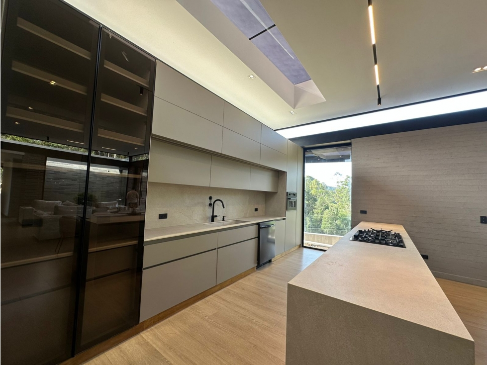 CASA DE VENTA UBICADA EN EL ALTO DE LAS PALMAS, ENVIGADO. — foto 5