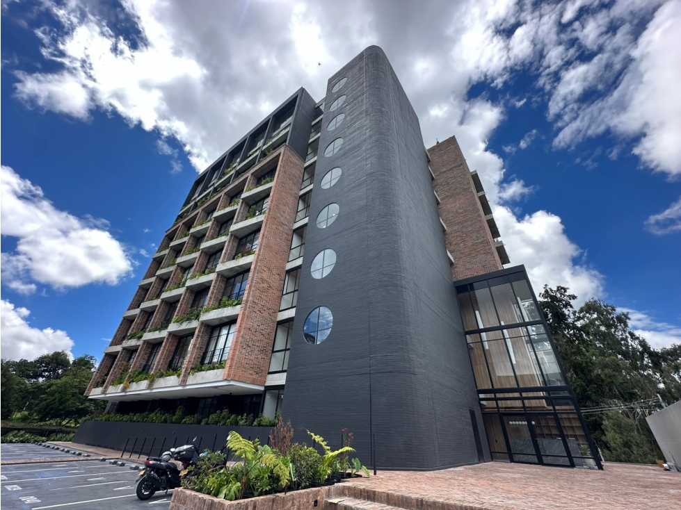 SE ARRIENDA APARTAESTUDIO DE LUJO EN EL ALTO DE LAS PALMAS.