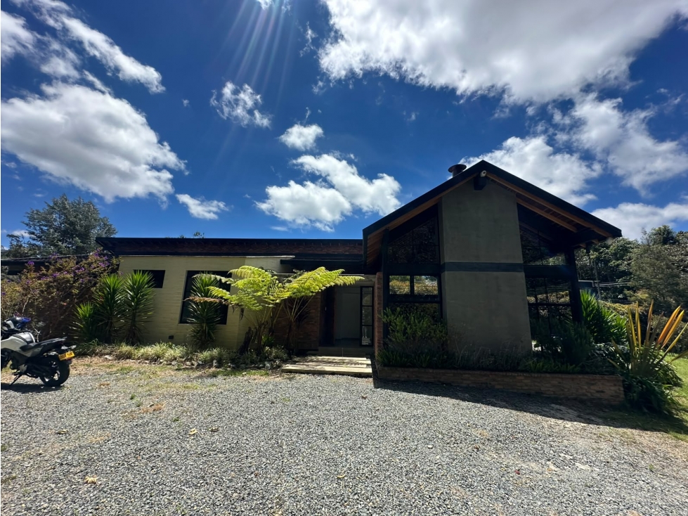 CASA CAMPESTRE DISPONIBLE PARA LA VENTA, ENVIGADO. — foto 2