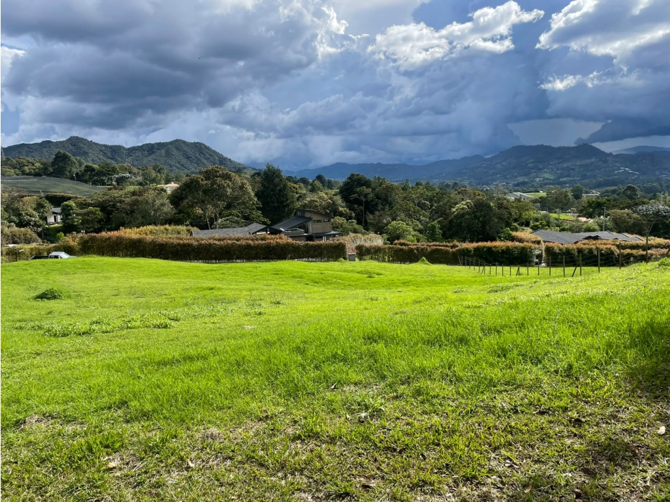 SE VENDE LOTE EN UNIDAD CERRADA, CARMEN DE VIBORAL