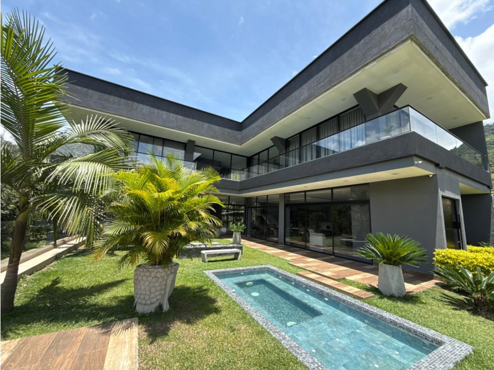 SE VENDE CASA DE LUJO EN COPACABANA