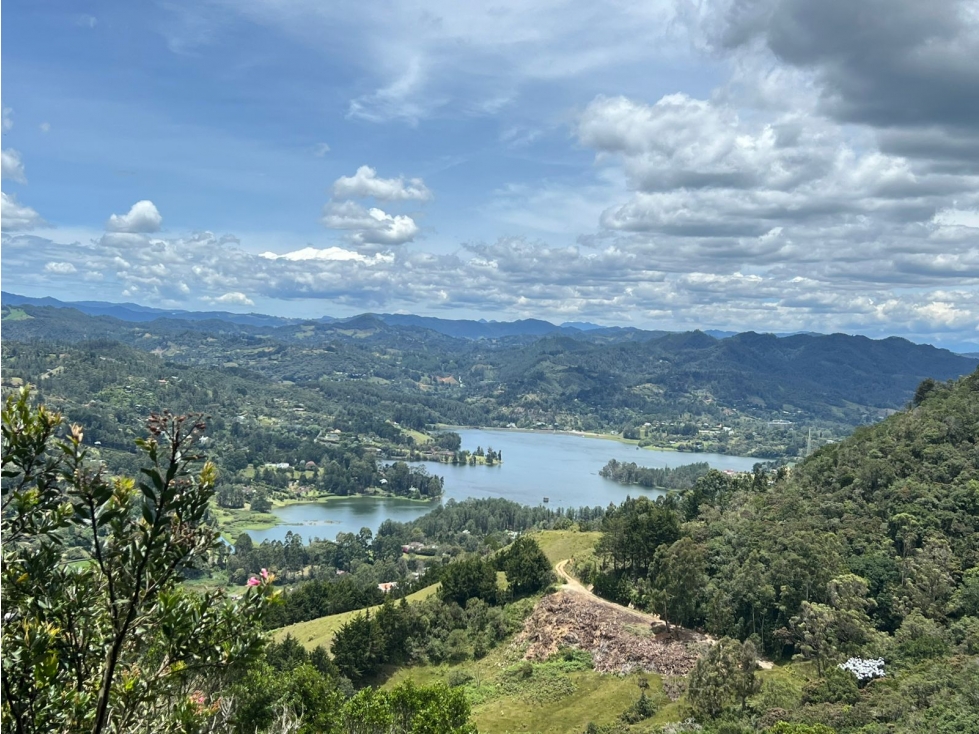SE VENDE LOTE CON HERMOSA VISTA EN LA VEREDA LOS SALADOS, EL RETIRO