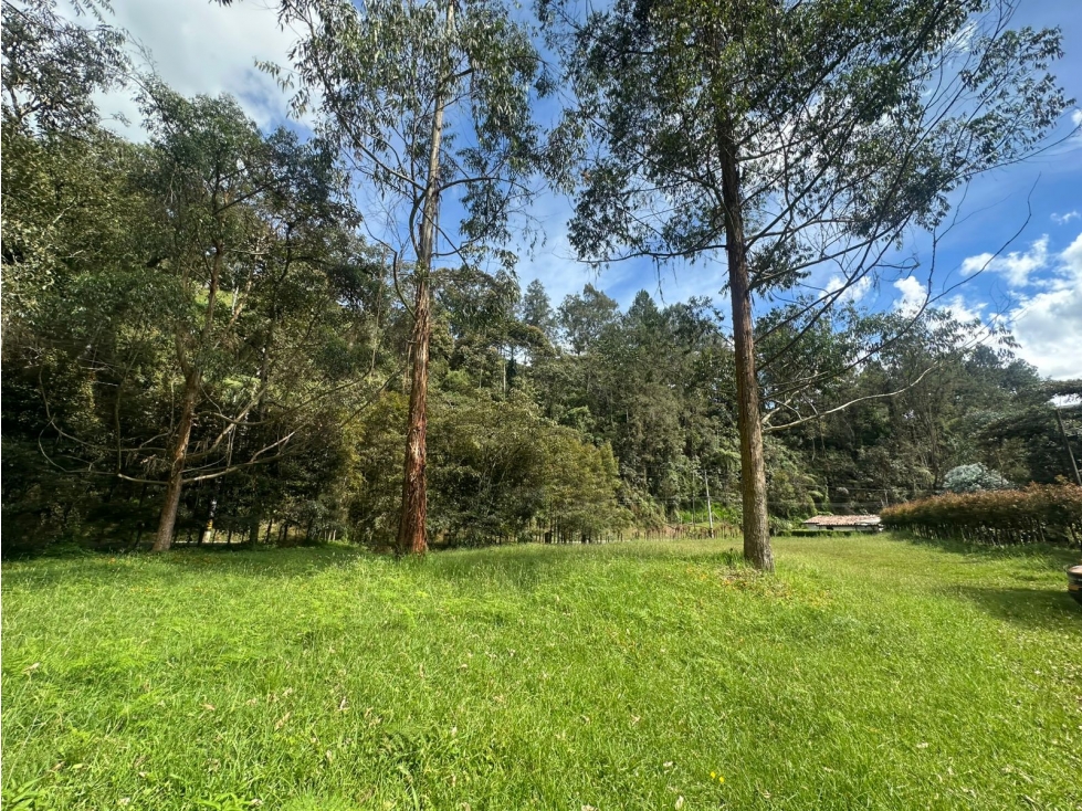 SE VENDE HERMOSO LOTE EN EL SECTOR DE FIZEBAD, EL RETIRO.