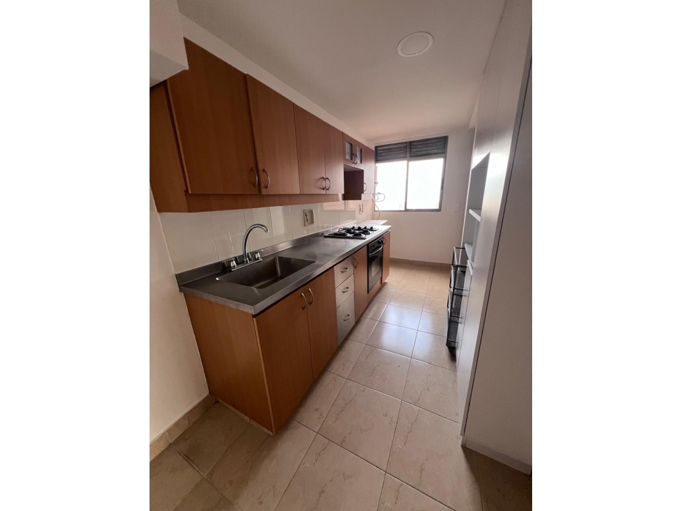SE ARRIENDA APARTAMENTO EN EL POBLADO,LOS BALSOS