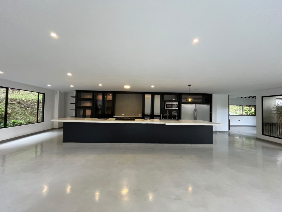 SE ARRIENDA HERMOSA CASA EN SECTOR EL ESCOBERO — foto 2