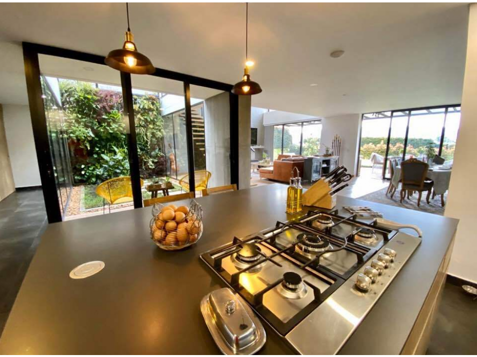 SE VENDE CASA EN PARCELACIÓN ALTO DE LAS PALMAS, ENVIGADO. — foto 2