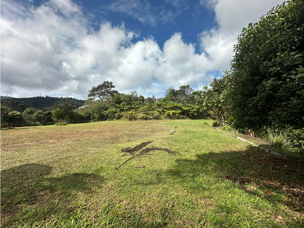 SE VENDE LOTE CAMPESTR EN UNIDAD CERRADA, LOMA DEL ESCOBERO,ENVIGADO. — foto 4