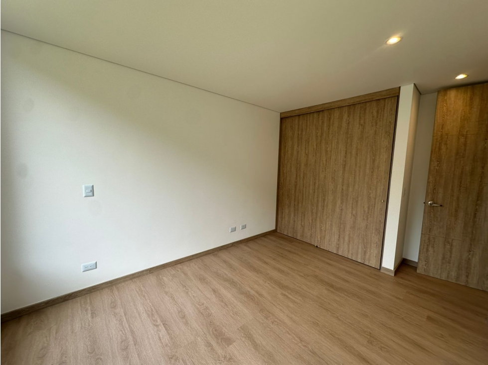 SE VENDE APARTAMENTO EN EL RETIRO PARA ESTRENAR — foto 3