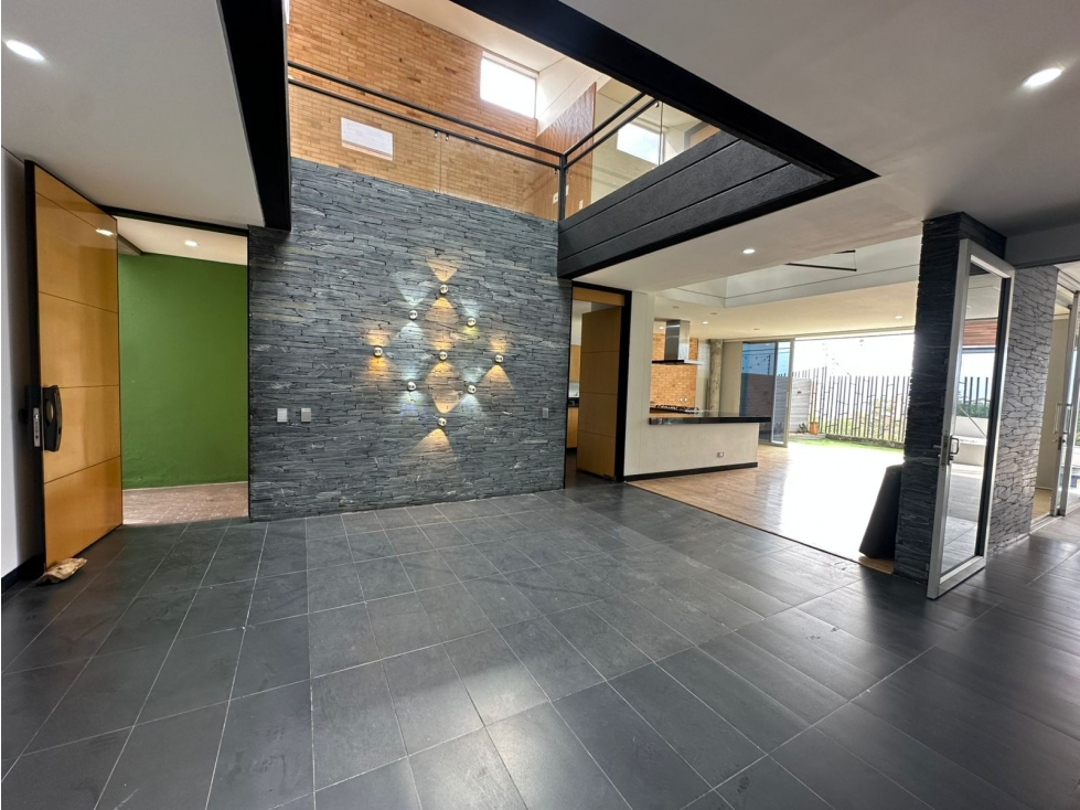 SE VENDE CASA DE LUJO EN ENVIGADO, UNIDAD CERRADA. — foto 3