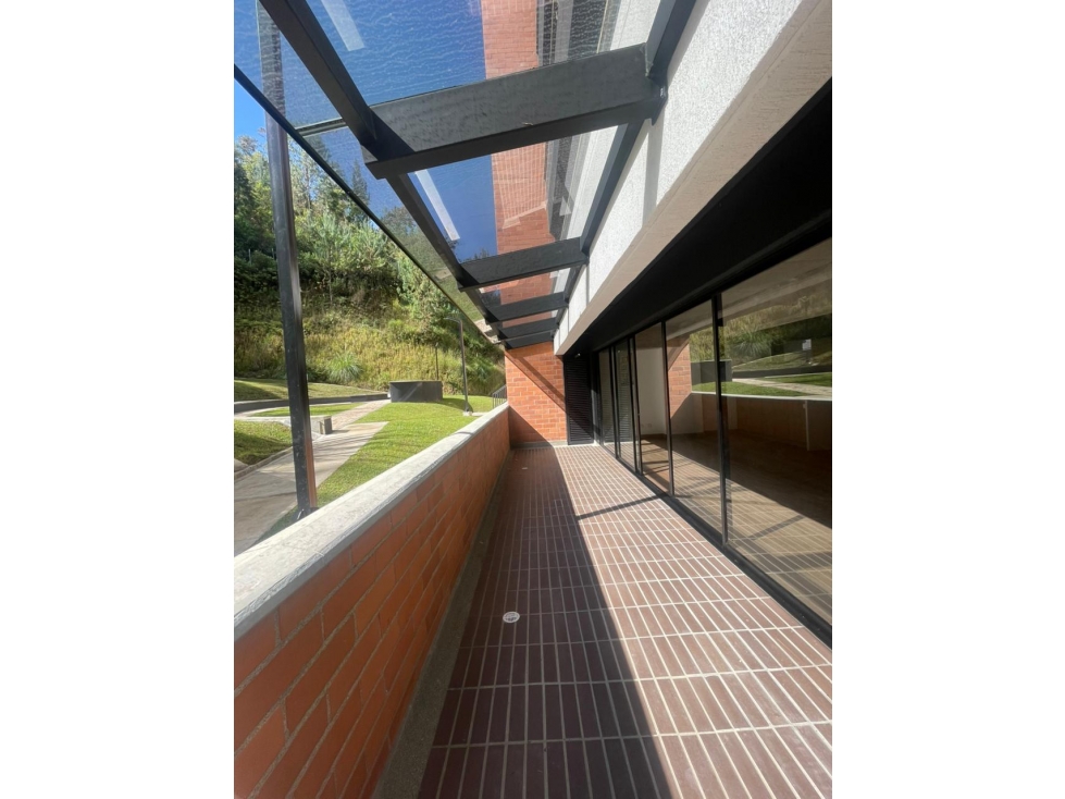 ARRIENDO APARTAMENTO TIPO LOFT VIA EL RETIRO — foto 4