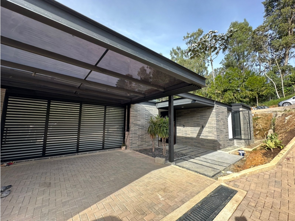 CASA DE VENTA UBICADA EN EL ALTO DE LAS PALMAS, ENVIGADO. — foto 2