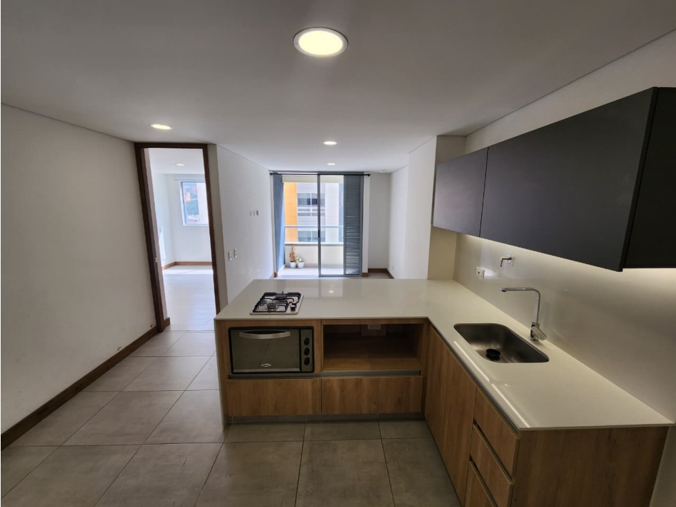 SE VENDE APARTAMENTO EN CIUDAD DEL RIO, POBLADO. — foto 3