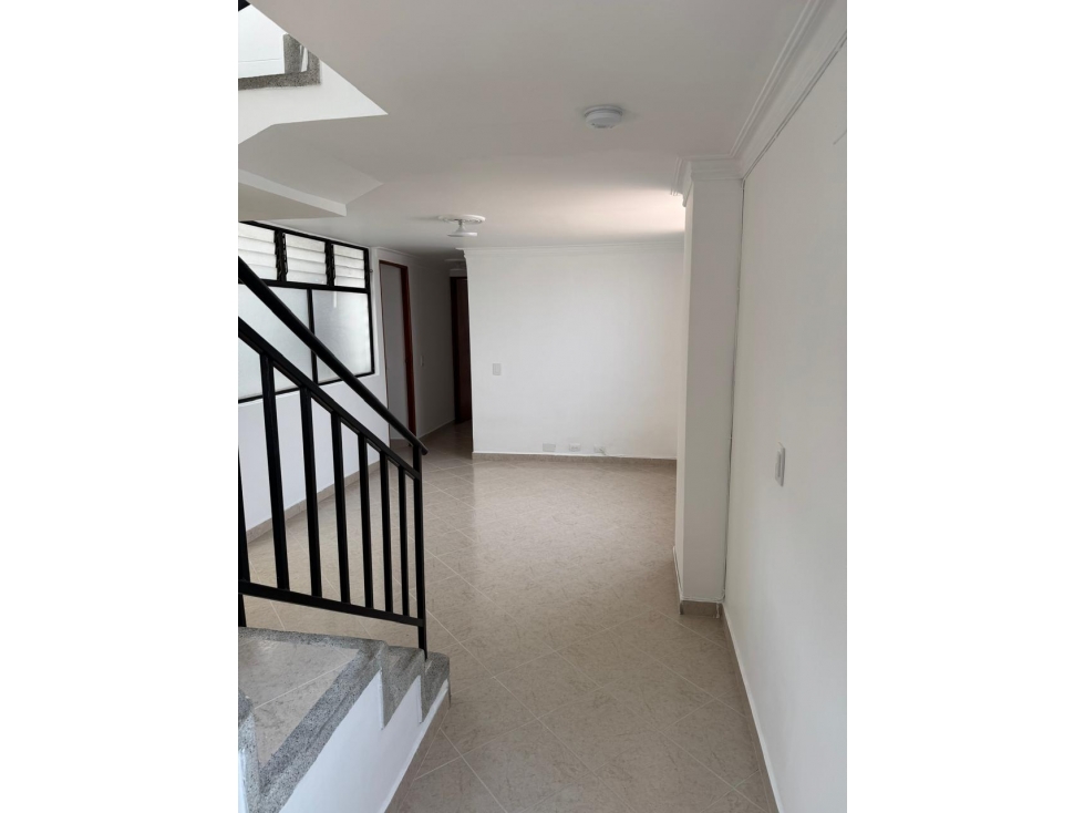 SE VENDE APARTAMENTO EN EL BARRIO EL PORTAL DE ENVIGADO. — foto 2
